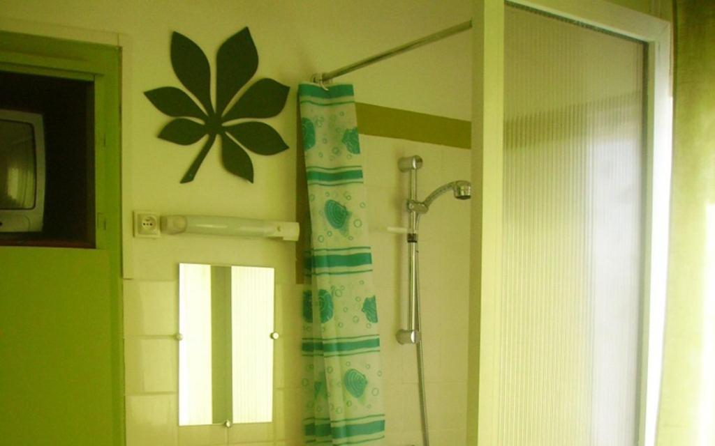 Rex Hotel Maubeuge Bilik gambar