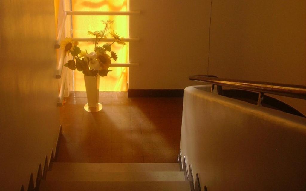 Rex Hotel Maubeuge Luaran gambar